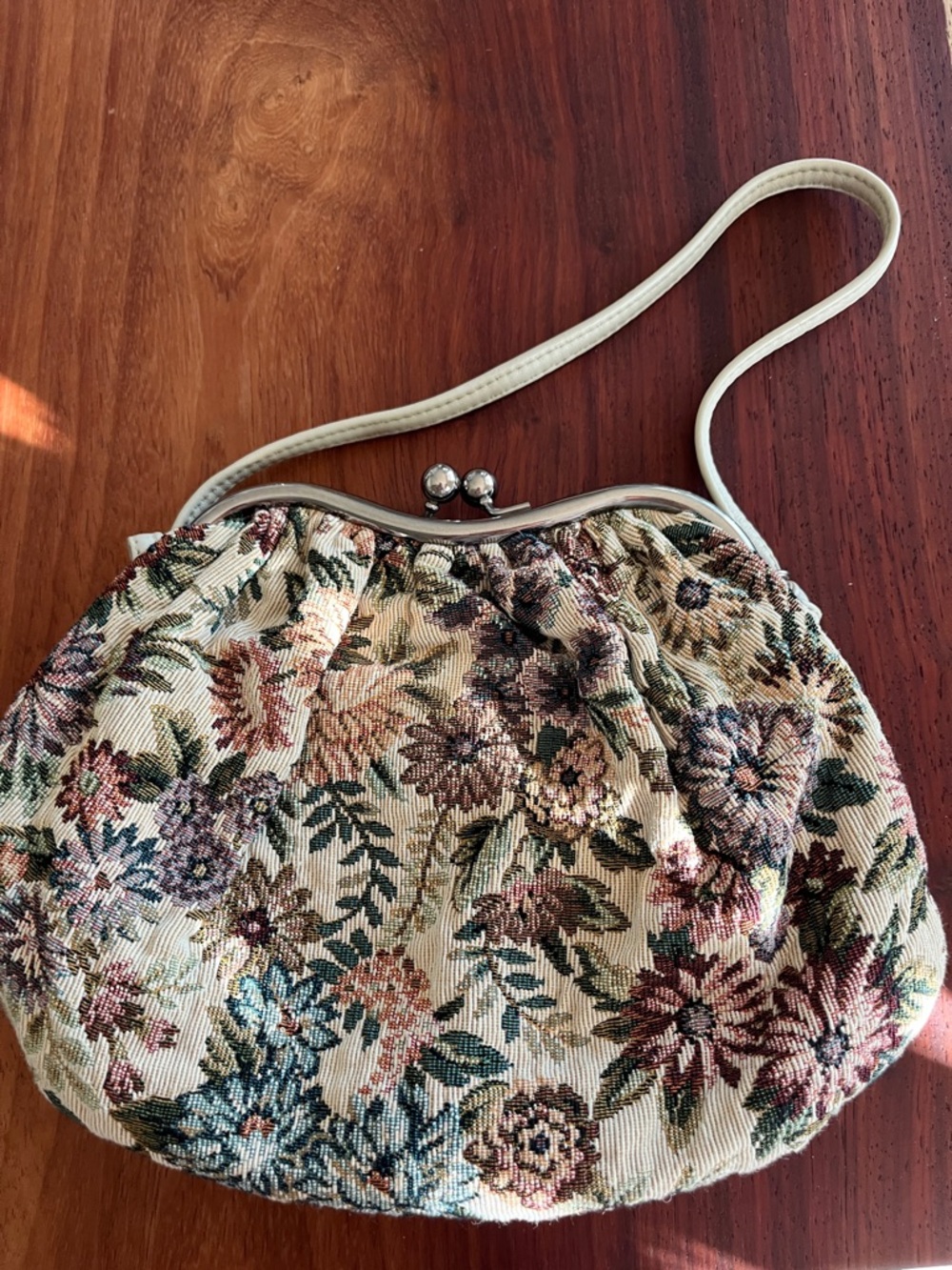 Vintage Floral Tapestry Shoulder Bag in Cream and Multicolor